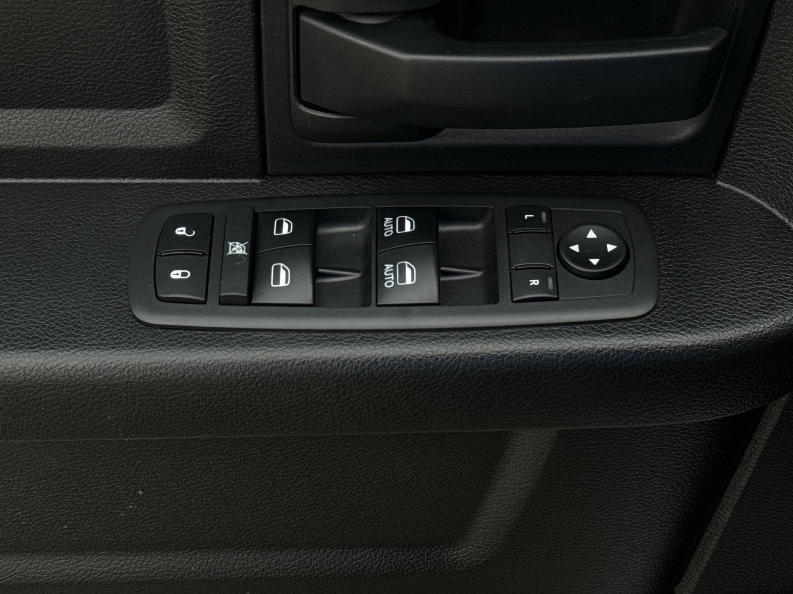 2019 RAM 1500 Classic Express Quad Cab 4x4 6'4" Box