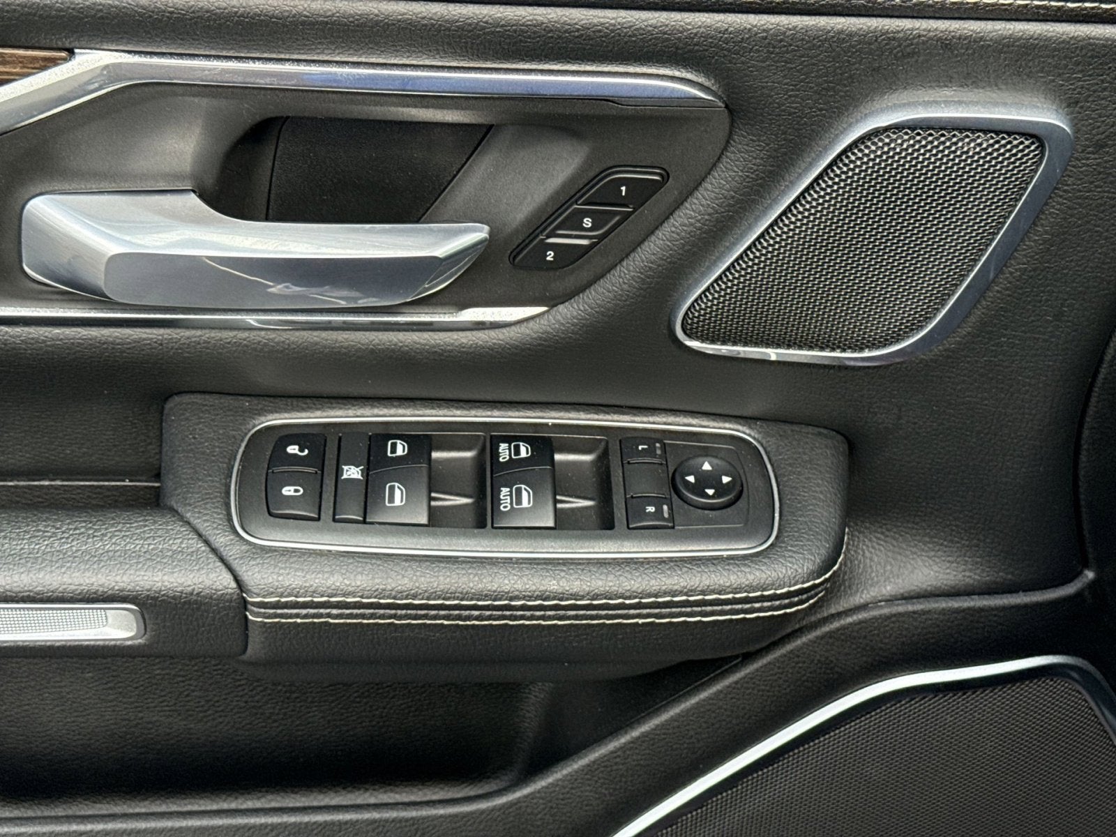 2019 RAM 1500 Laramie Crew Cab 4x2 5'7" Box