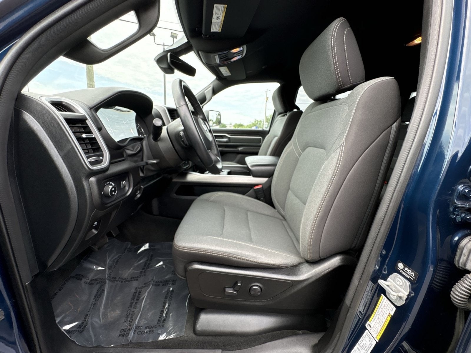 2023 RAM 1500 Big Horn Crew Cab 4x4 5'7" Box