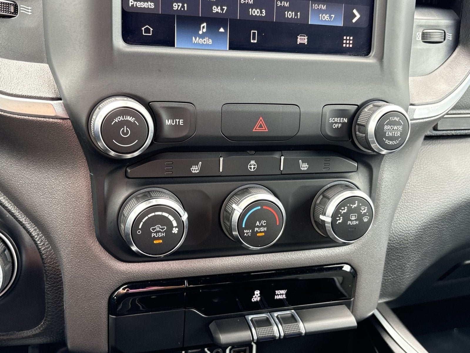 2023 RAM 1500 Big Horn Crew Cab 4x4 5'7" Box