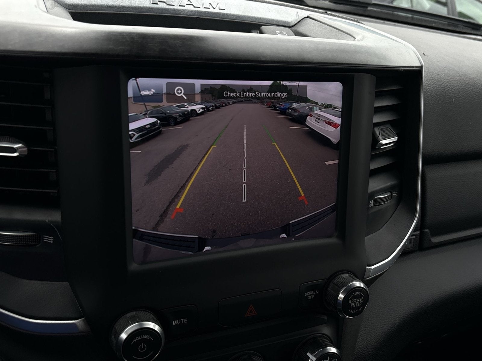 2022 RAM 1500 Big Horn Crew Cab 4x4 5'7" Box