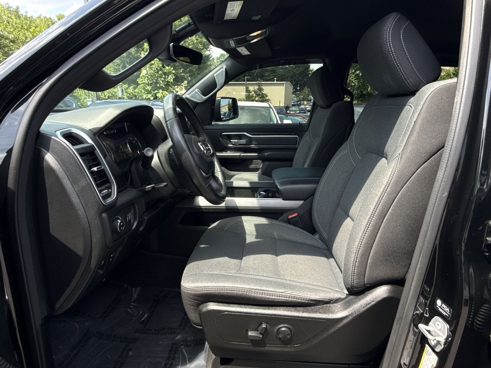 2022 RAM 1500 Big Horn Crew Cab 4x4 5'7" Box
