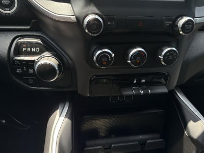 2022 RAM 1500 Big Horn Crew Cab 4x4 5'7" Box