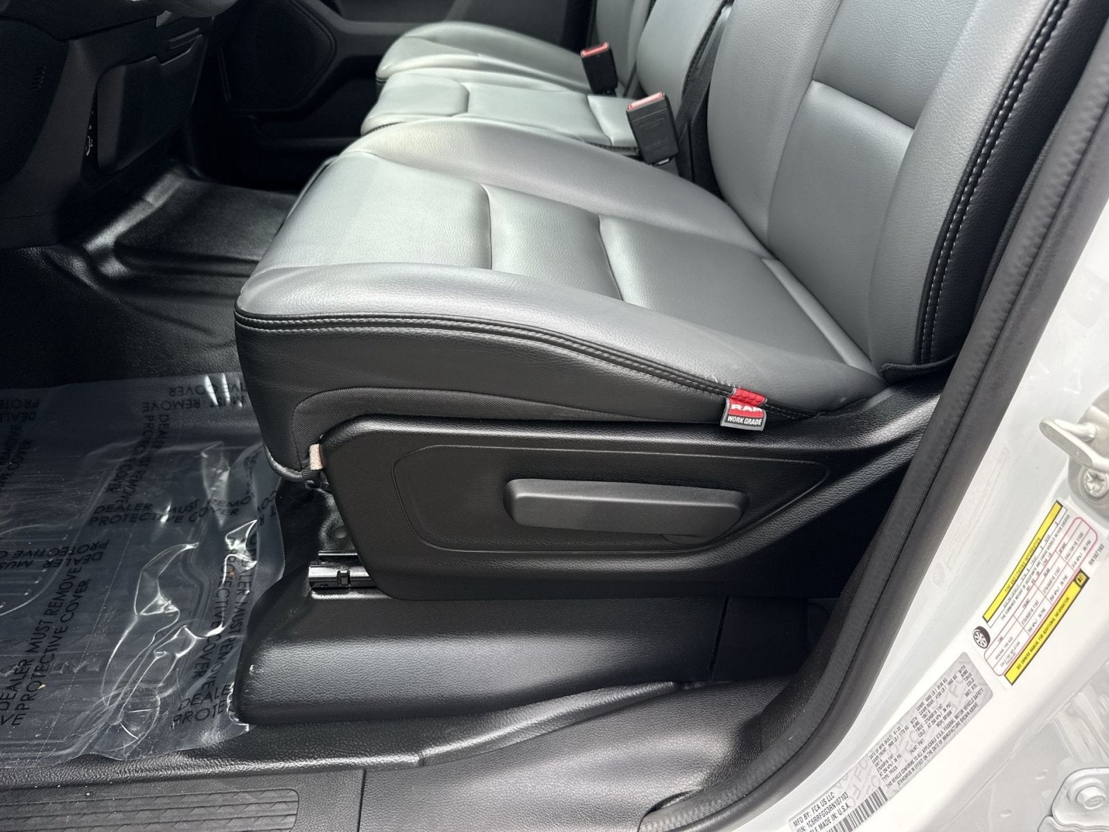 2024 RAM 1500 Tradesman Crew Cab 4x4 5'7" Box