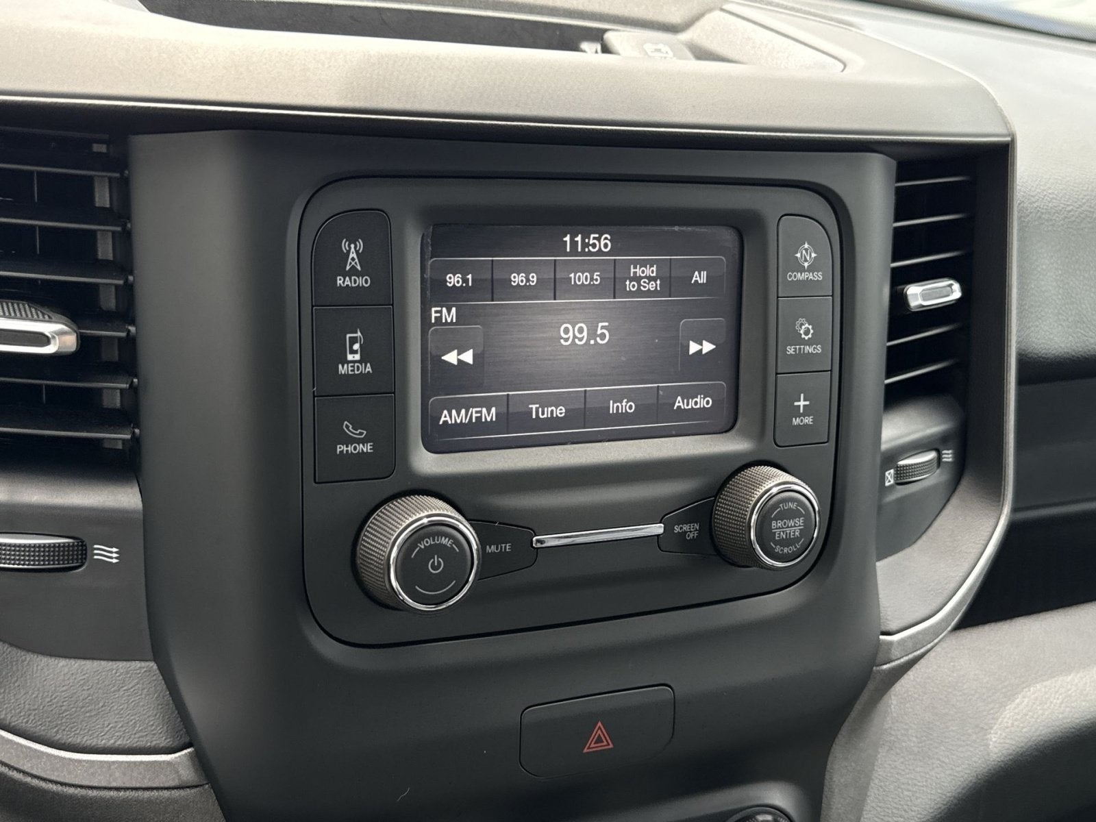 2024 RAM 1500 Tradesman Crew Cab 4x4 5'7" Box