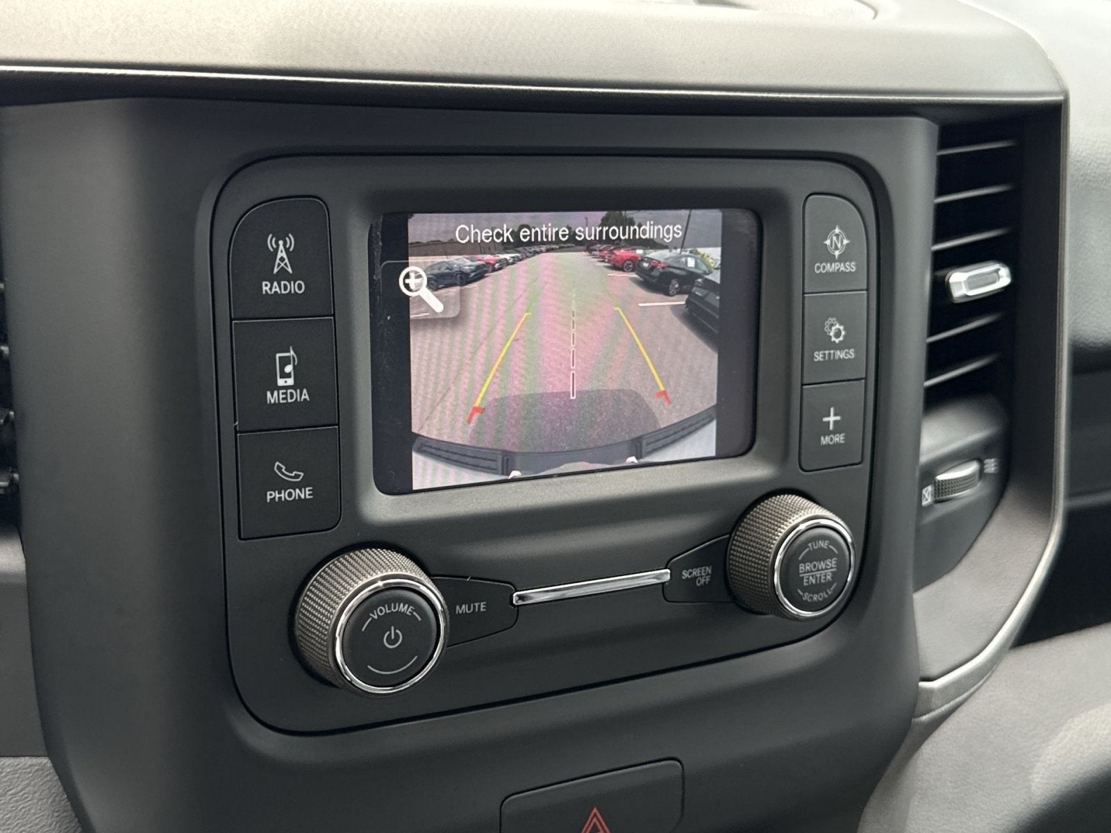 2024 RAM 1500 Tradesman Crew Cab 4x4 5'7" Box