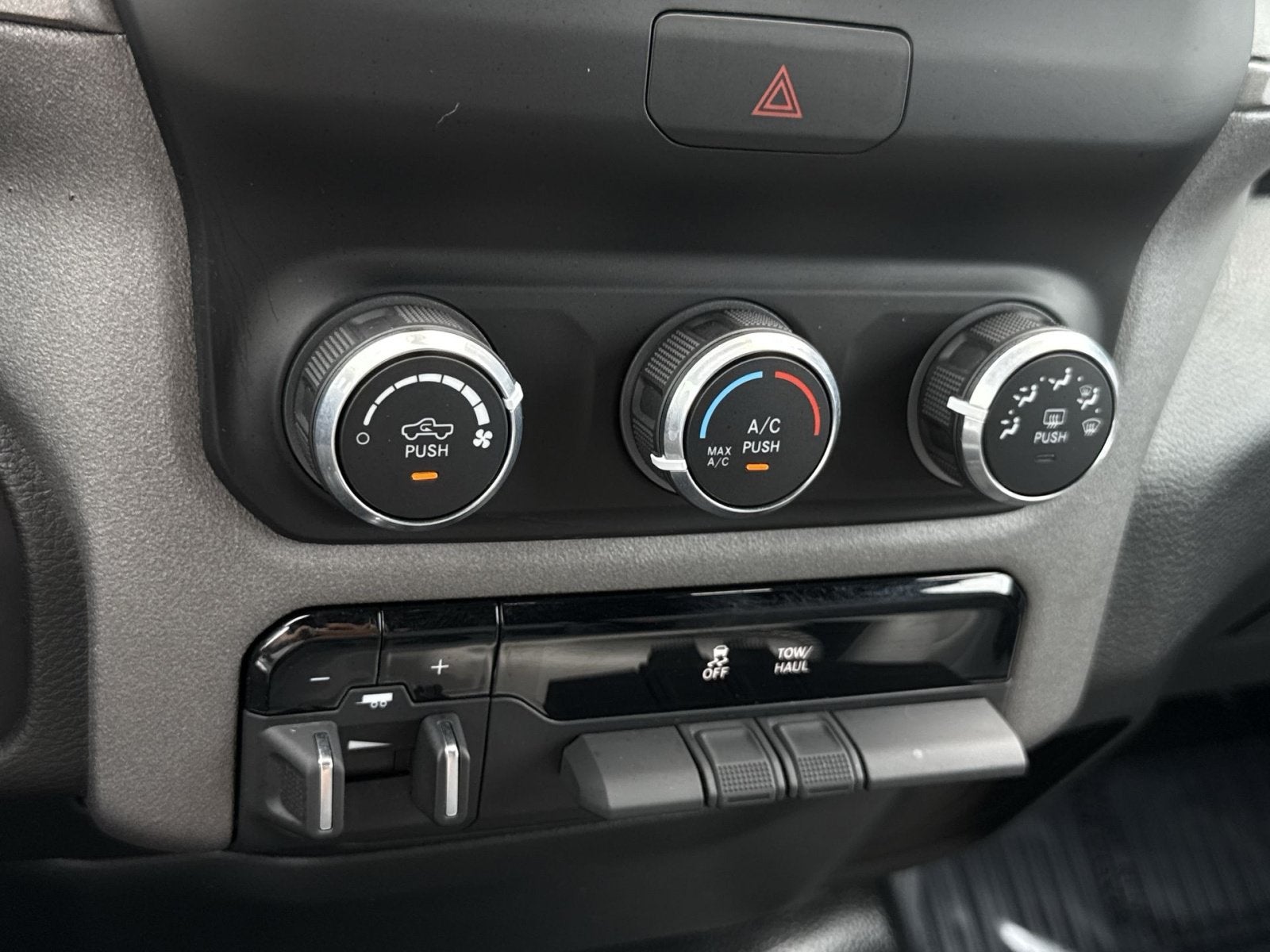2024 RAM 1500 Tradesman Crew Cab 4x4 5'7" Box