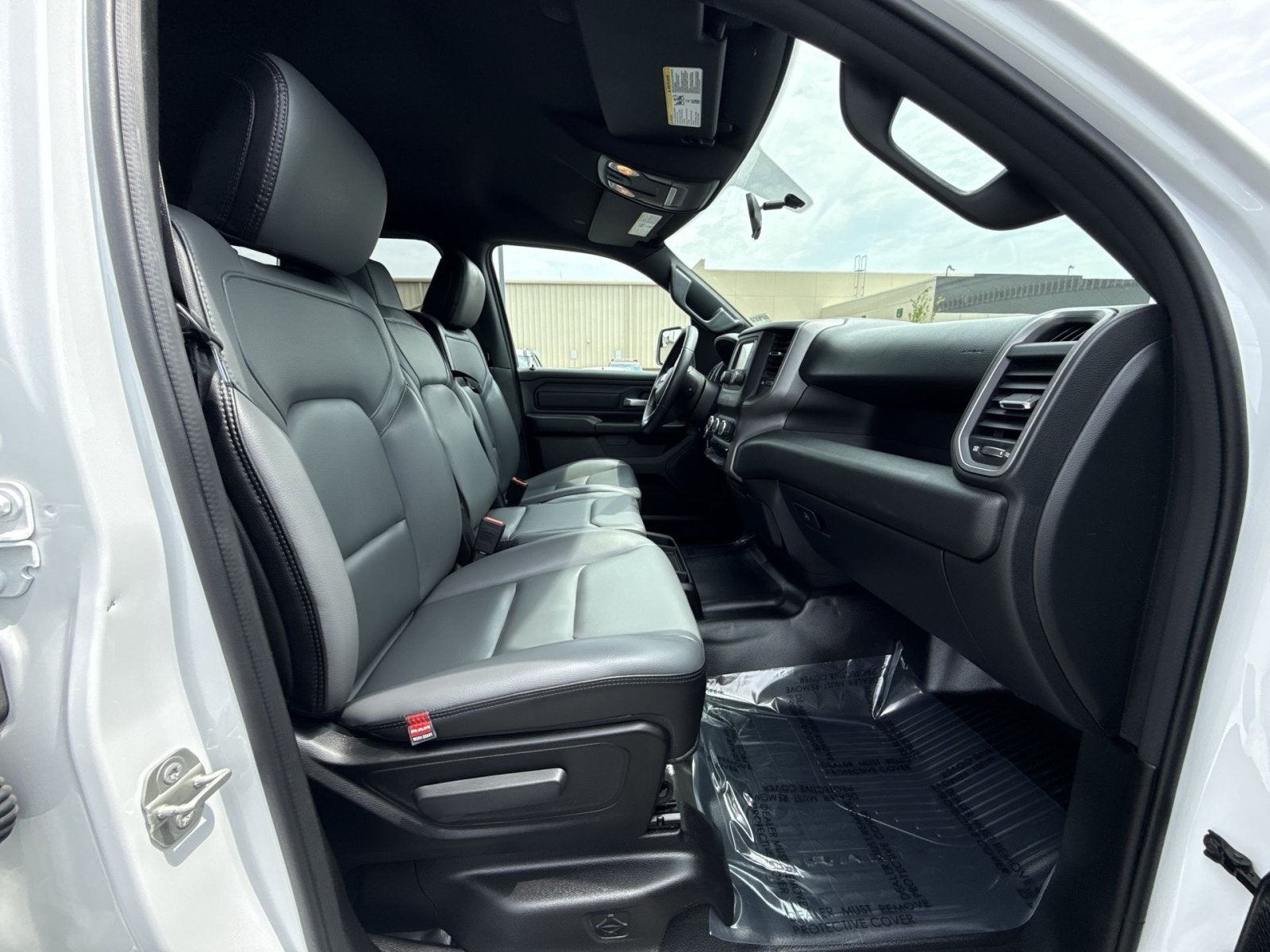 2024 RAM 1500 Tradesman Crew Cab 4x4 5'7" Box