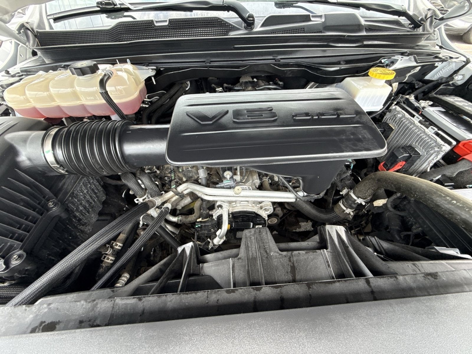2024 RAM 1500 Tradesman Crew Cab 4x4 5'7" Box