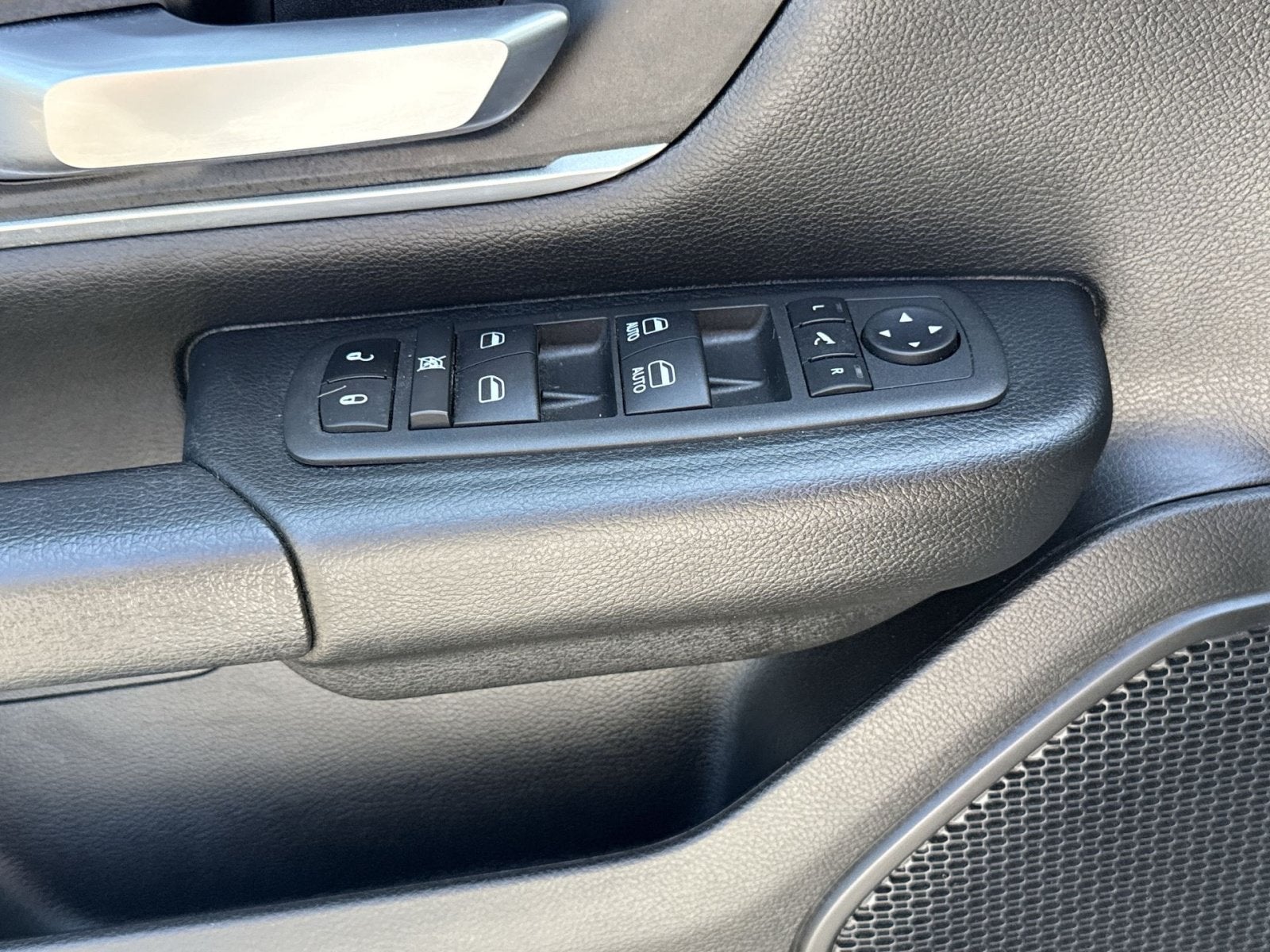 2022 RAM 1500 Big Horn Crew Cab 4x4 6'4" Box