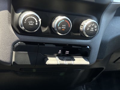 2022 RAM 1500 Big Horn Crew Cab 4x4 5'7" Box
