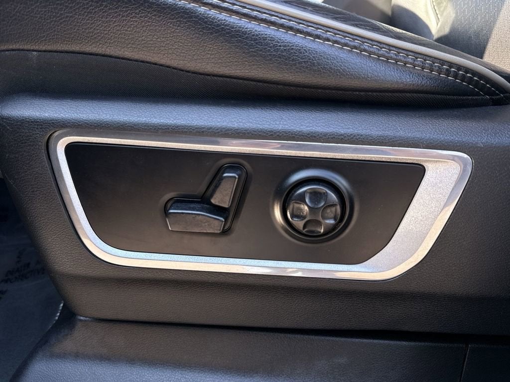 2021 RAM 1500 Laramie Crew Cab 4x4 5'7" Box