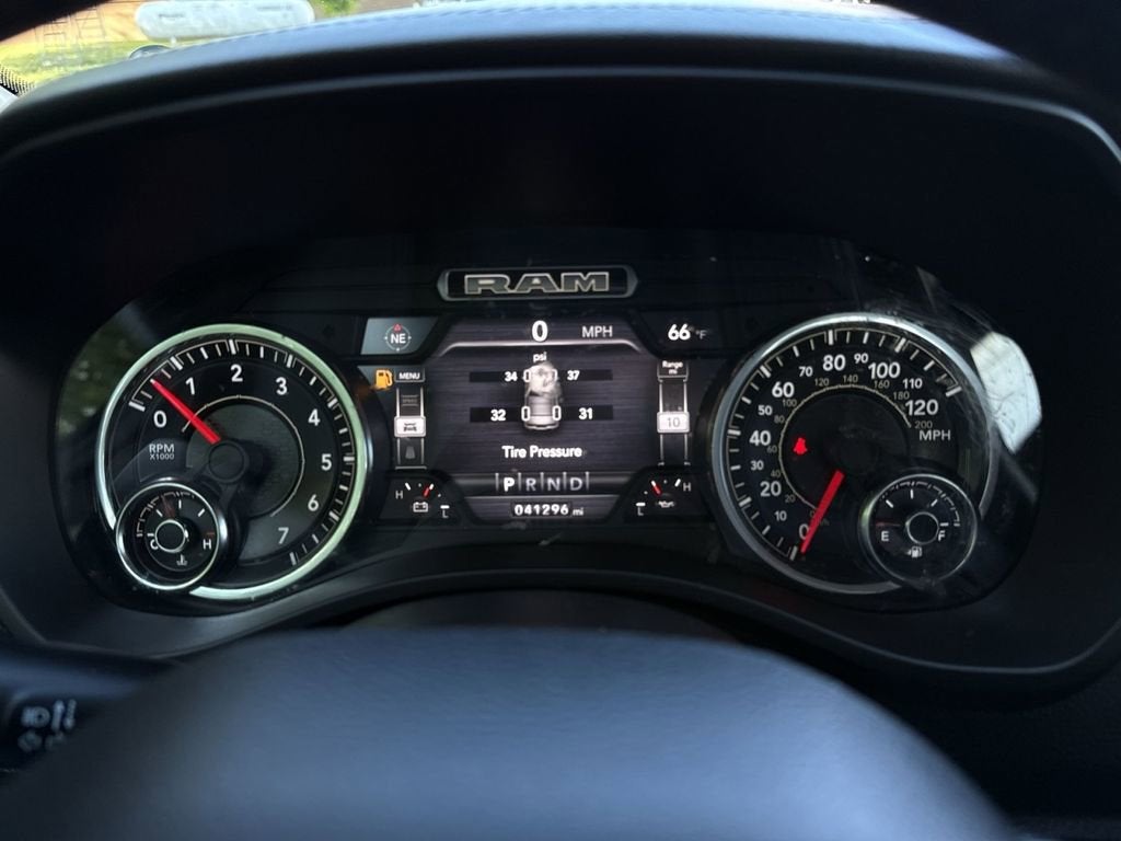 2021 RAM 1500 Laramie Crew Cab 4x4 5'7" Box