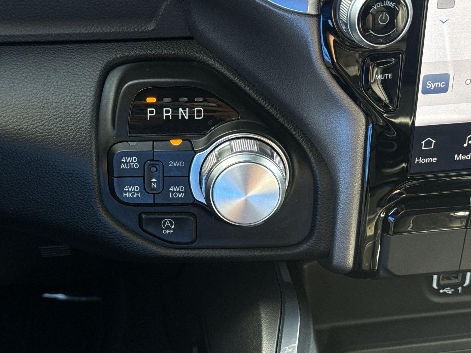 2023 RAM 1500 Laramie Crew Cab 4x4 5'7" Box