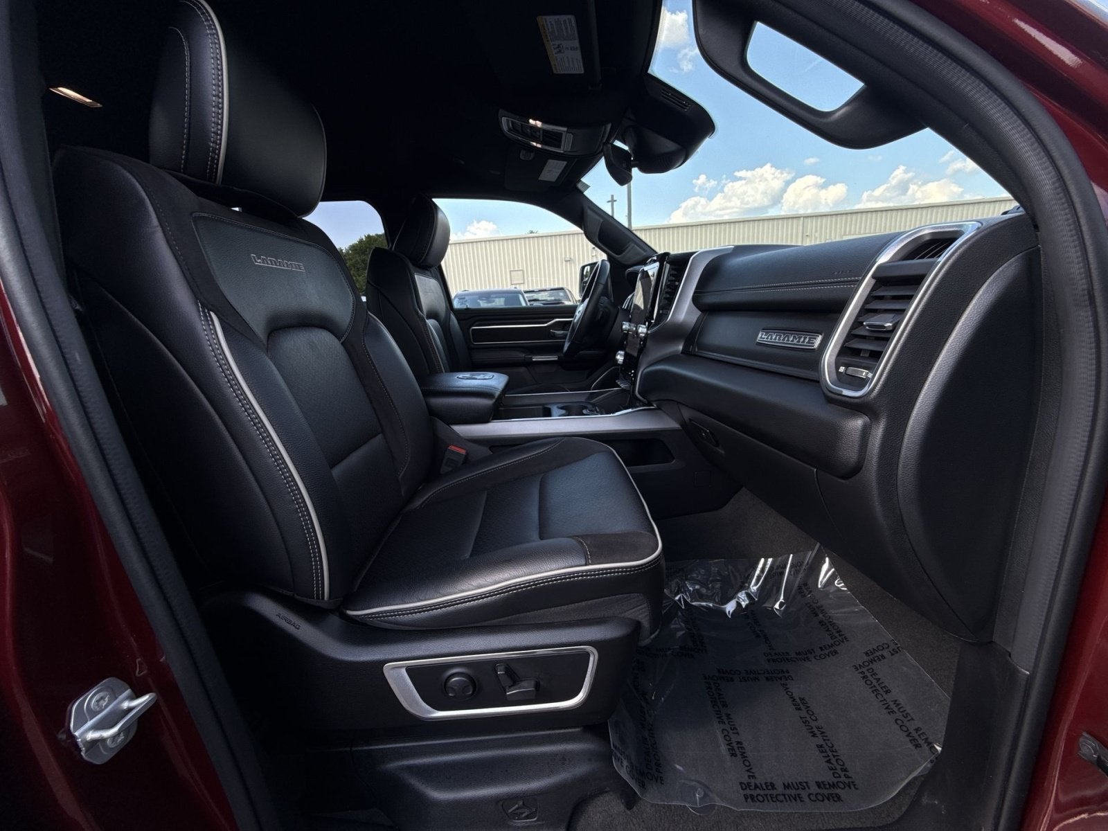 2023 RAM 1500 Laramie Crew Cab 4x4 5'7" Box
