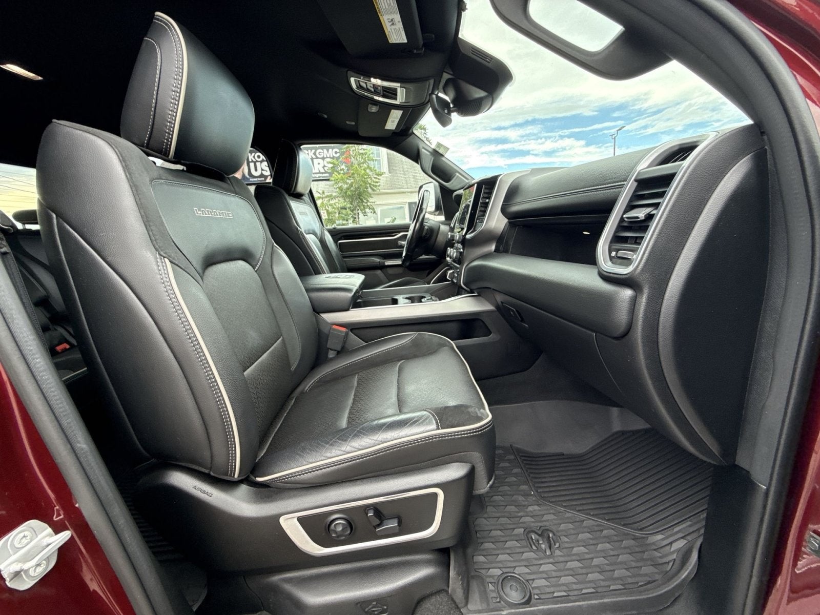 2021 RAM 1500 Laramie Crew Cab 4x4 5'7" Box