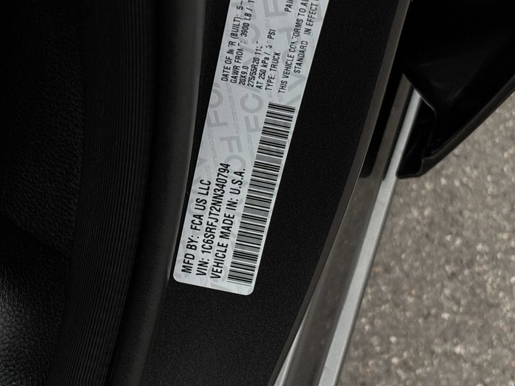 2022 RAM 1500 Laramie Crew Cab 4x4 5'7" Box