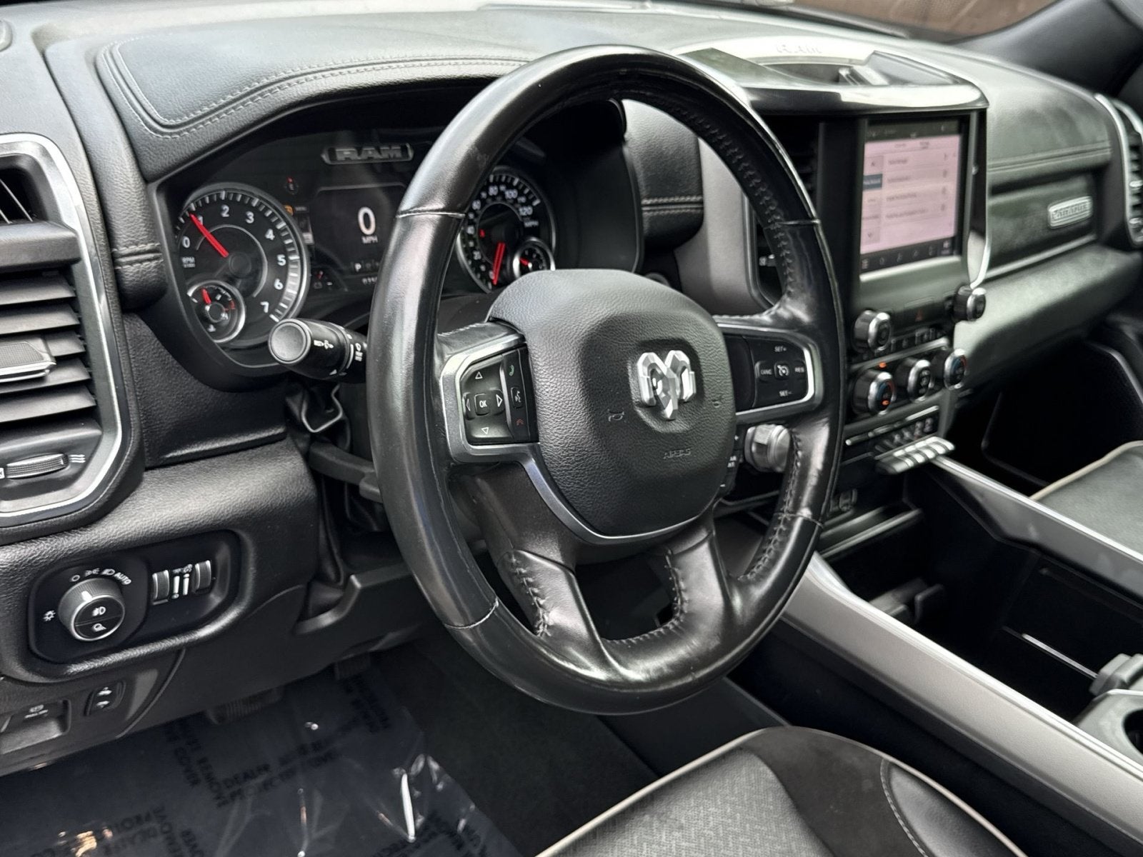 2022 RAM 1500 Laramie Crew Cab 4x4 5'7" Box