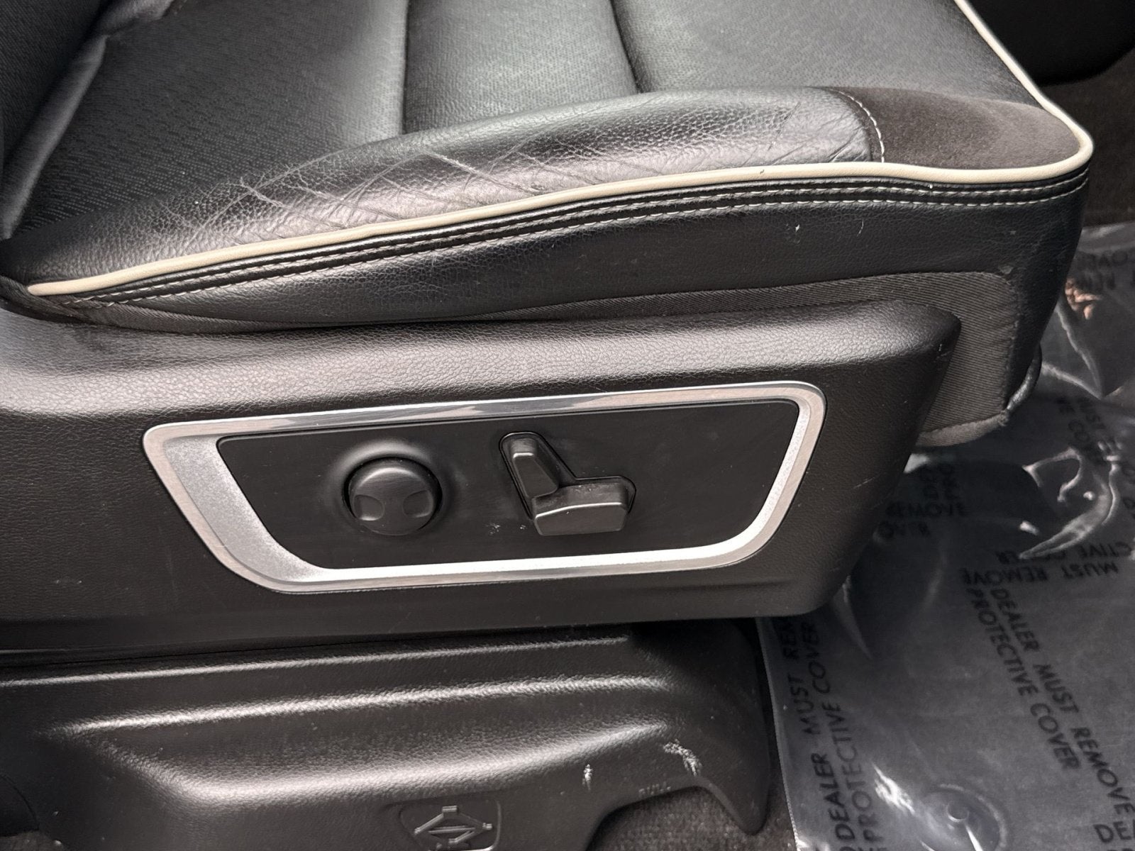 2022 RAM 1500 Laramie Crew Cab 4x4 5'7" Box