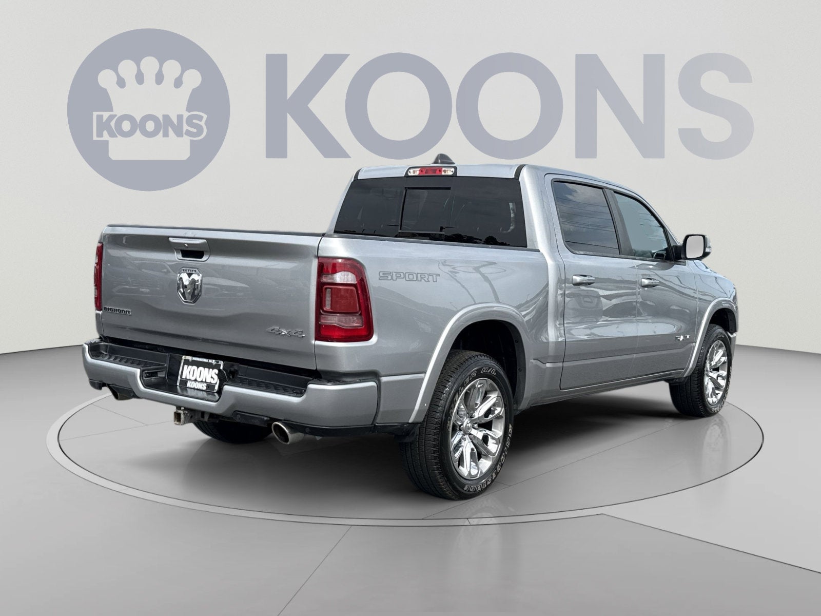 2022 RAM 1500 Laramie Crew Cab 4x4 5'7" Box