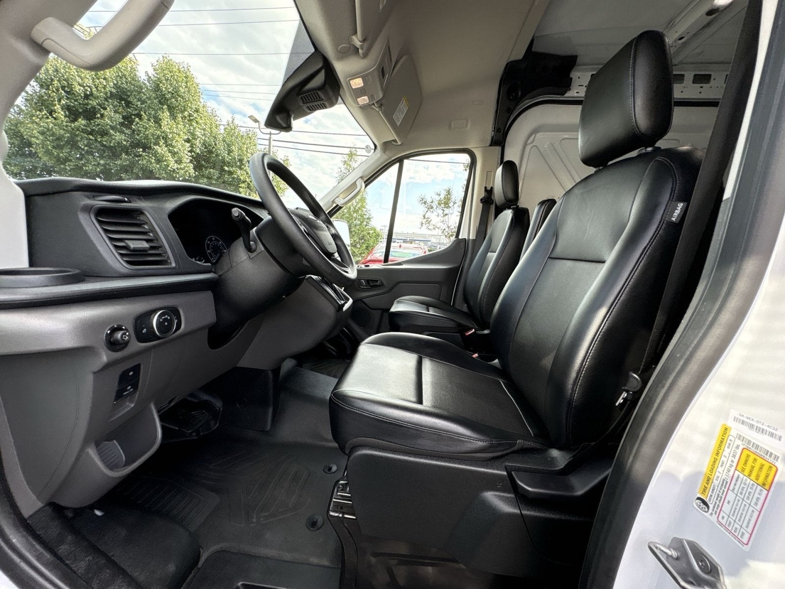2025 Ford Transit Cargo Van T-250 148" Med Rf 9070 GVWR RWD