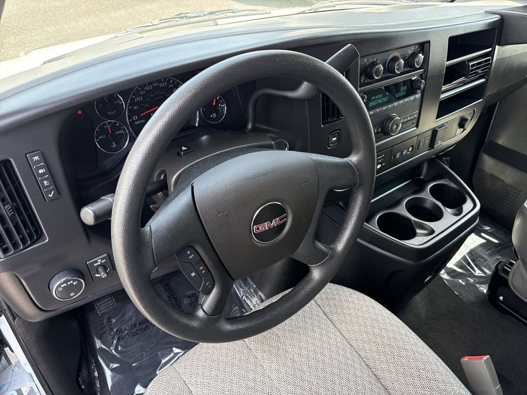 2025 GMC Savana Passenger LT