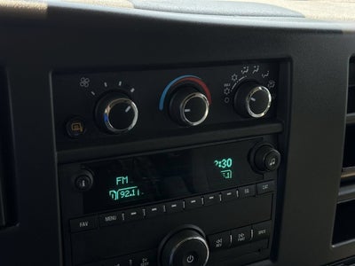 2025 GMC Savana Passenger LT