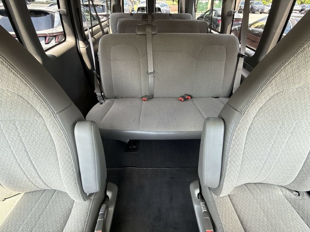2025 GMC Savana Passenger LT
