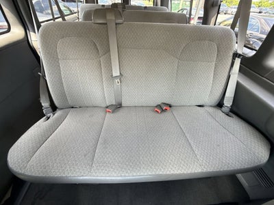 2025 GMC Savana Passenger LT