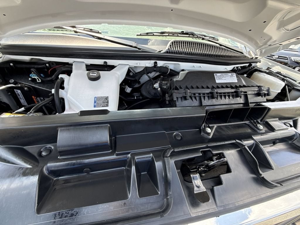 2025 GMC Savana Passenger LT