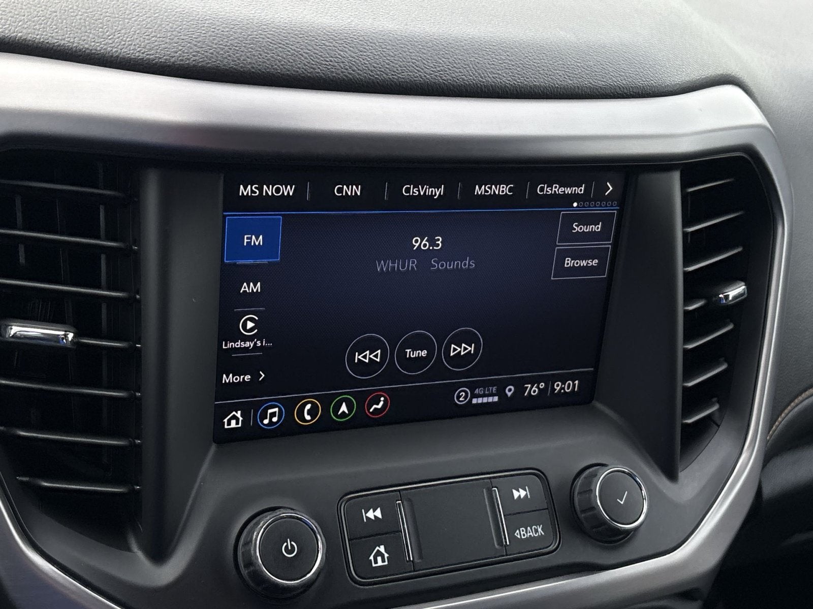 2023 GMC Acadia AT4