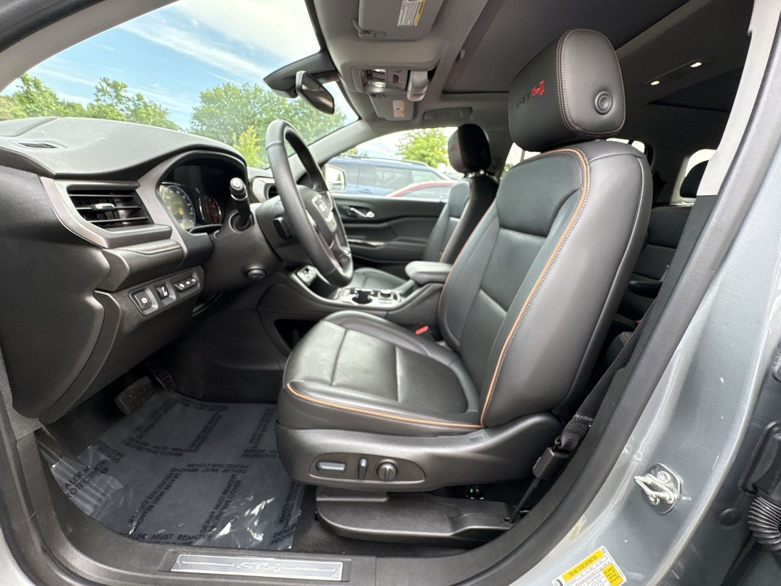 2023 GMC Acadia AT4