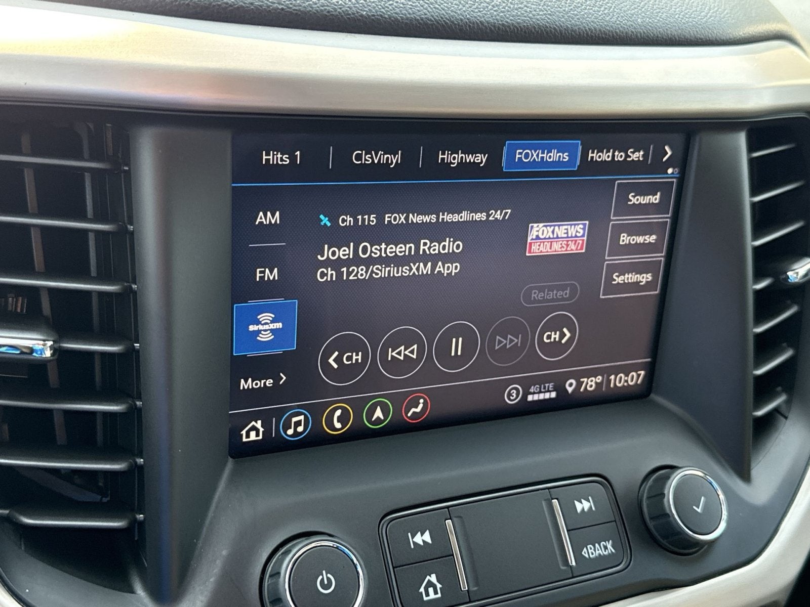 2020 GMC Acadia Denali