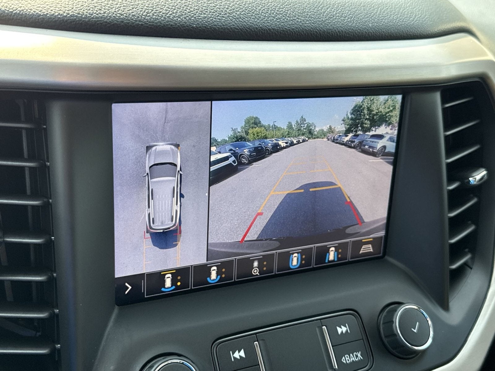 2020 GMC Acadia Denali