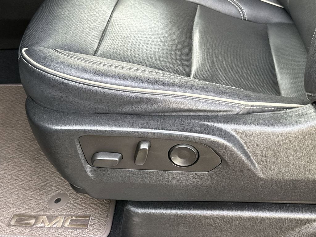 2022 GMC Yukon SLT - Photo 11
