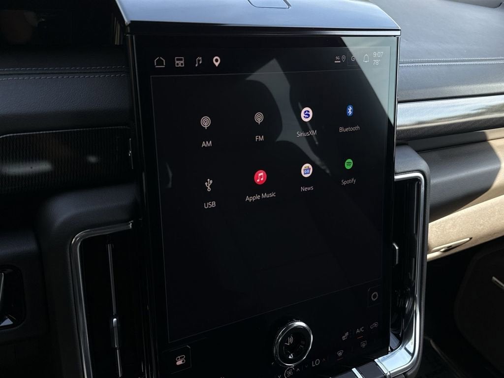 2025 GMC Yukon Elevation