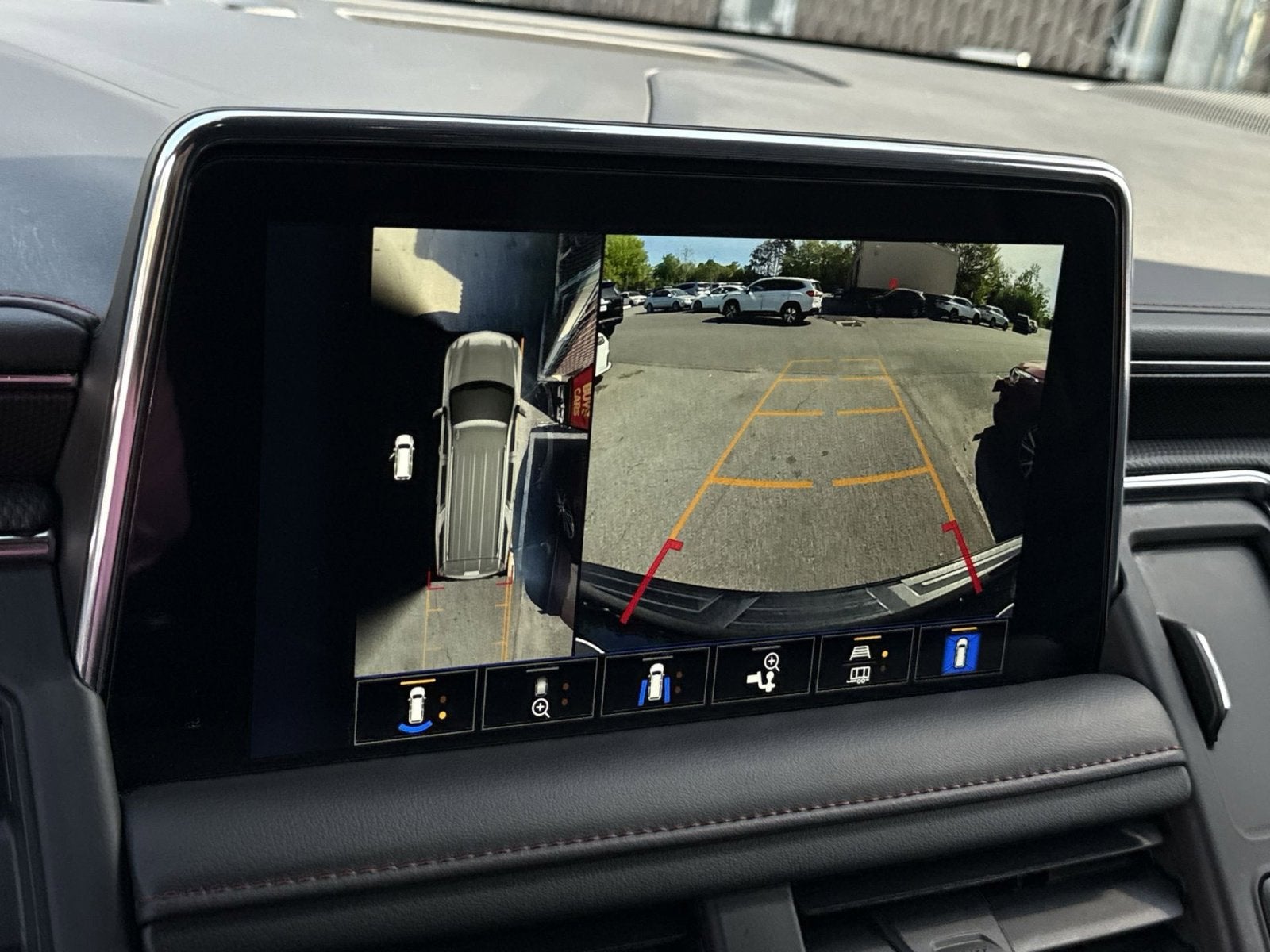 2023 Chevrolet Suburban RST - Photo 16