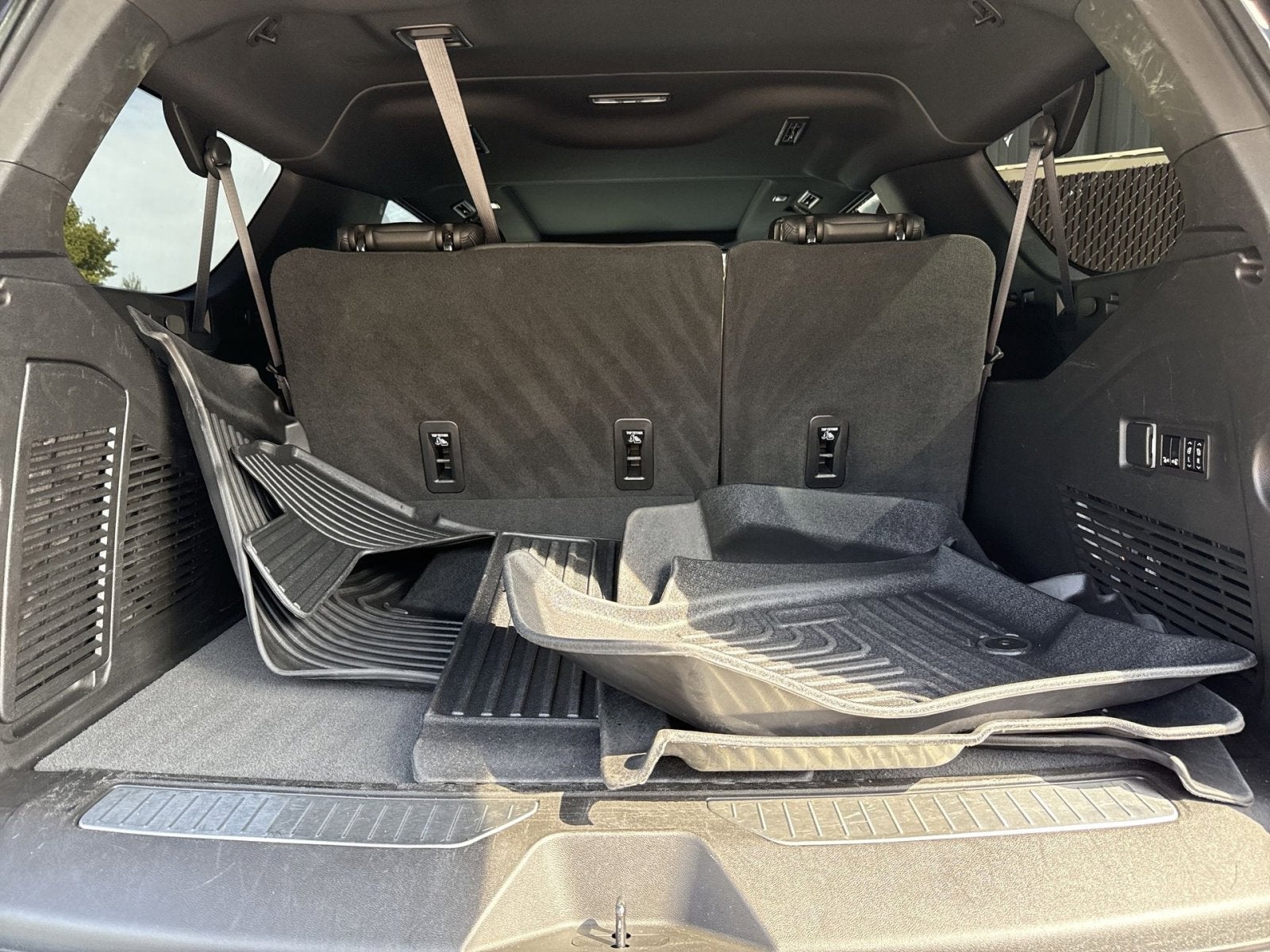 2023 Chevrolet Suburban RST - Photo 24