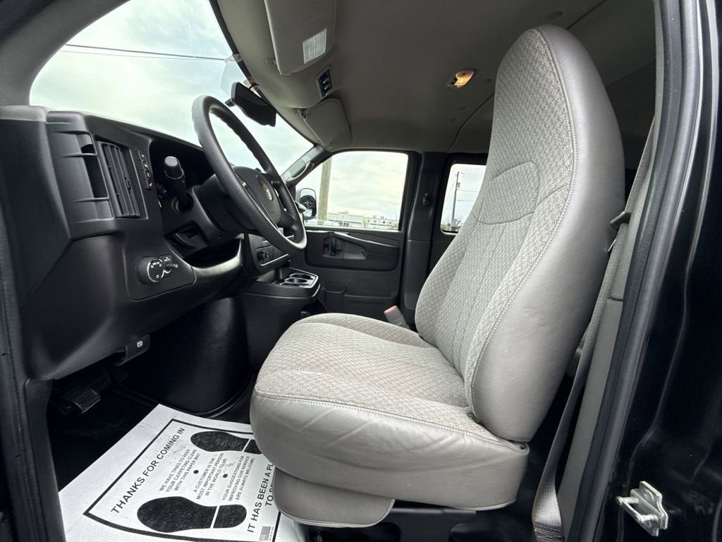 2014 Chevrolet Express Passenger 3500 LS