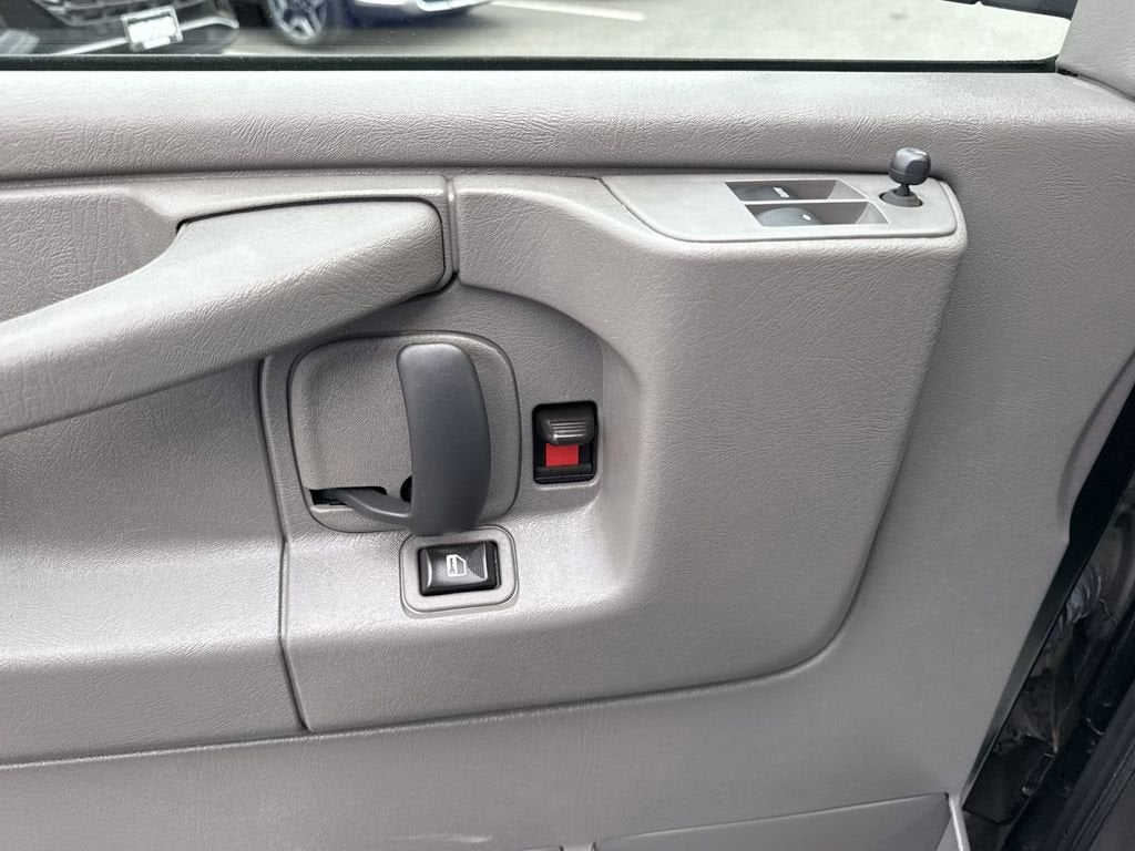 2014 Chevrolet Express Passenger 3500 LS