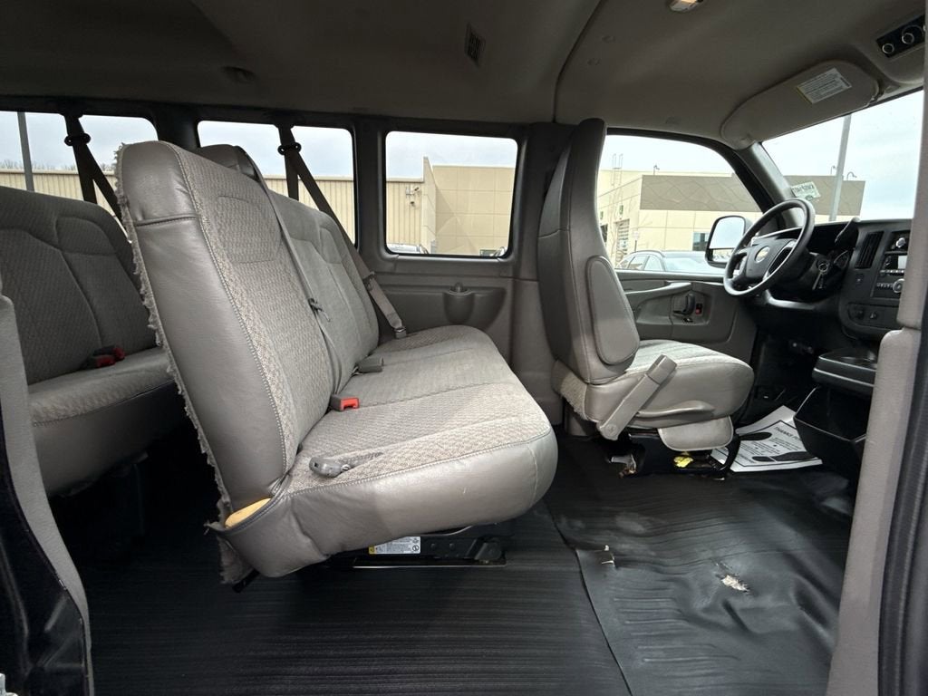 2014 Chevrolet Express Passenger 3500 LS