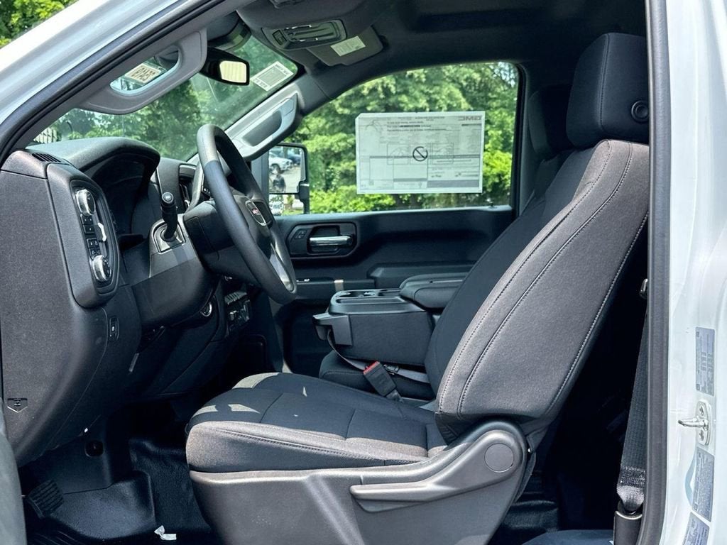 2025 GMC Sierra 2500 HD Pro