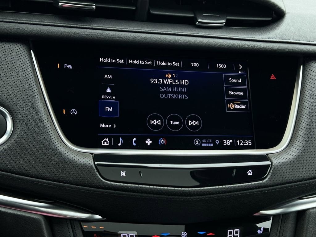 2022 Cadillac XT5 Premium Luxury