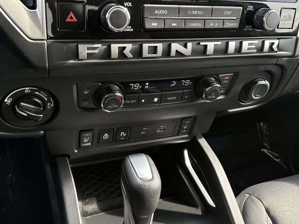 2025 Nissan Frontier SV