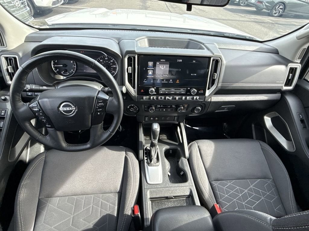 2025 Nissan Frontier SV