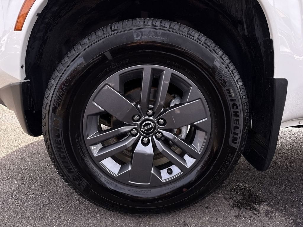 2025 Nissan Frontier SV