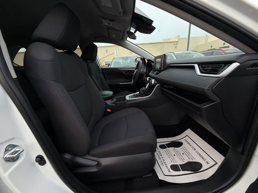 2020 Toyota RAV4 Hybrid LE