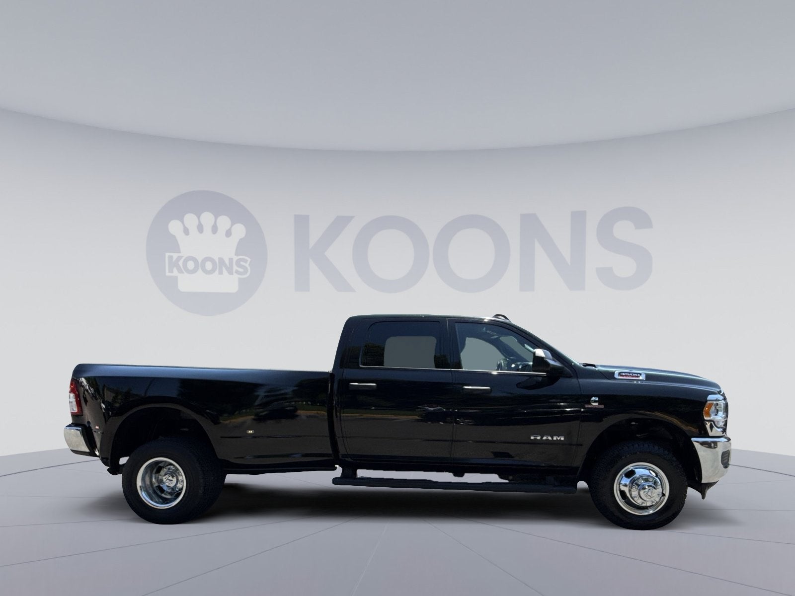 2022 RAM 3500 Big Horn Crew Cab 4x4 8' Box