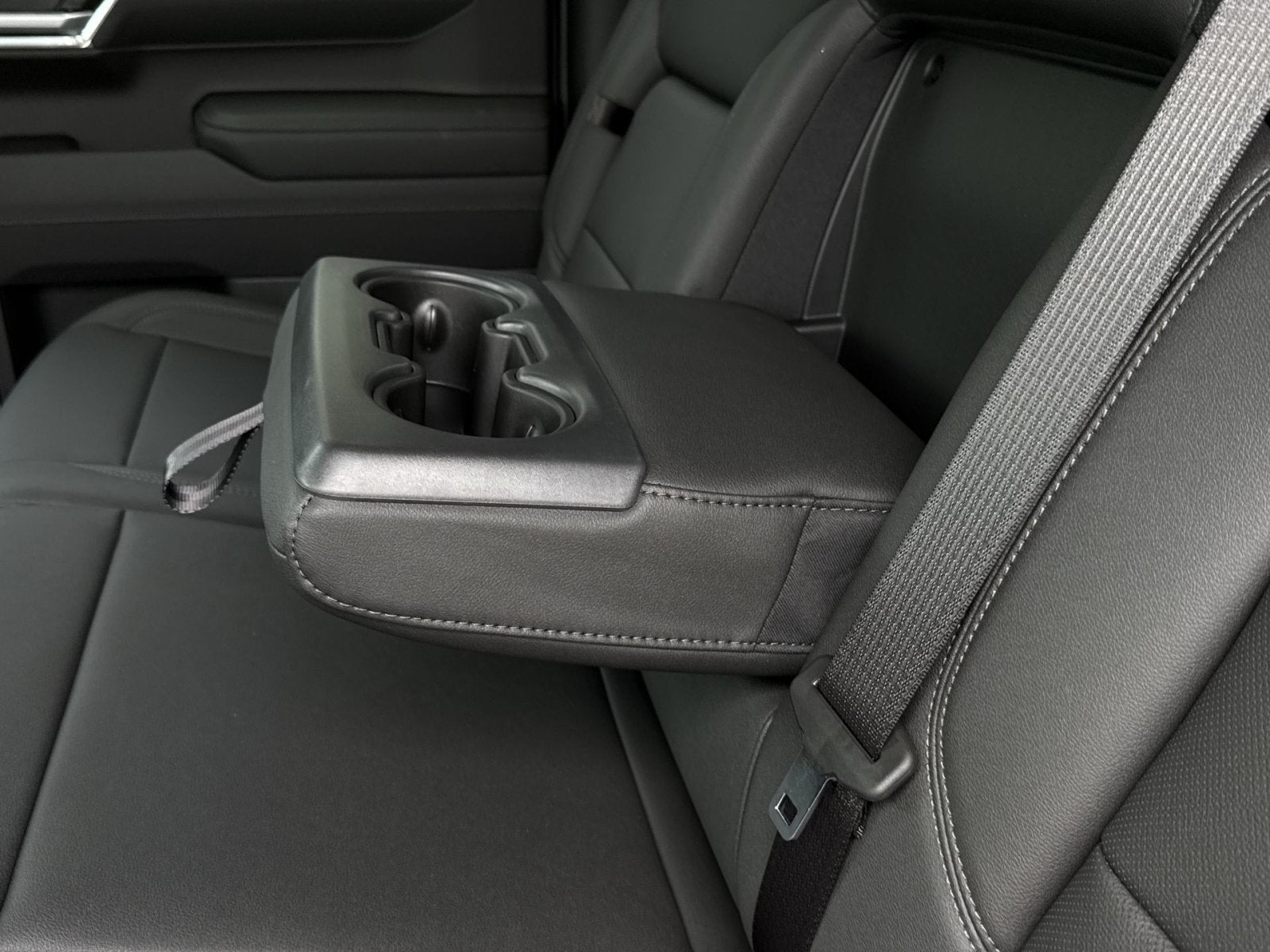 2026 GMC Sierra 1500 SLT - Photo 23