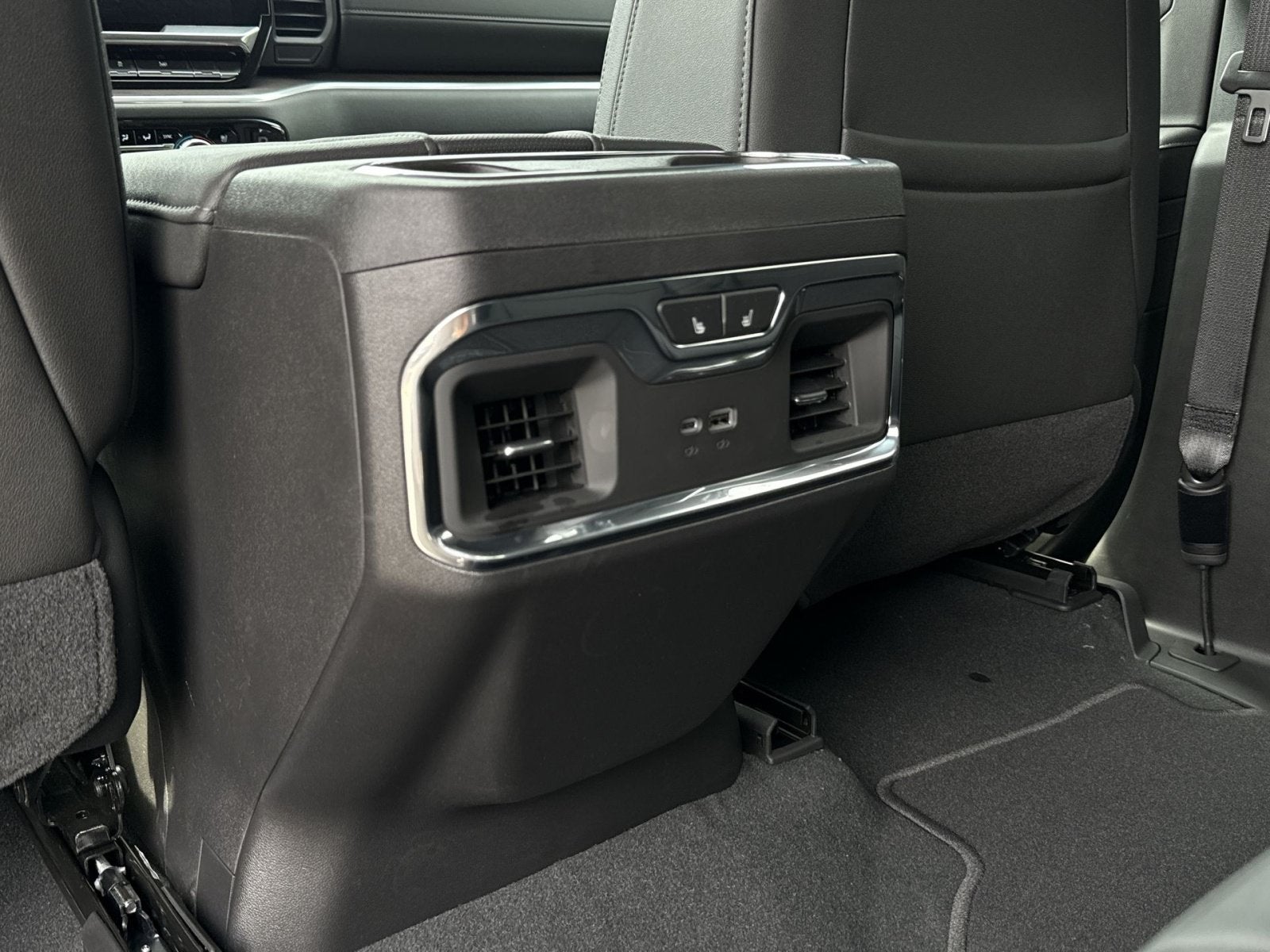 2026 GMC Sierra 1500 SLT - Photo 24